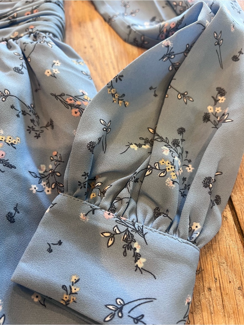 Gal Meets Glam Soft Blue Floral Long-Sleeve Zip Up Dress Soft flowy Flair - Picture 4 of 14